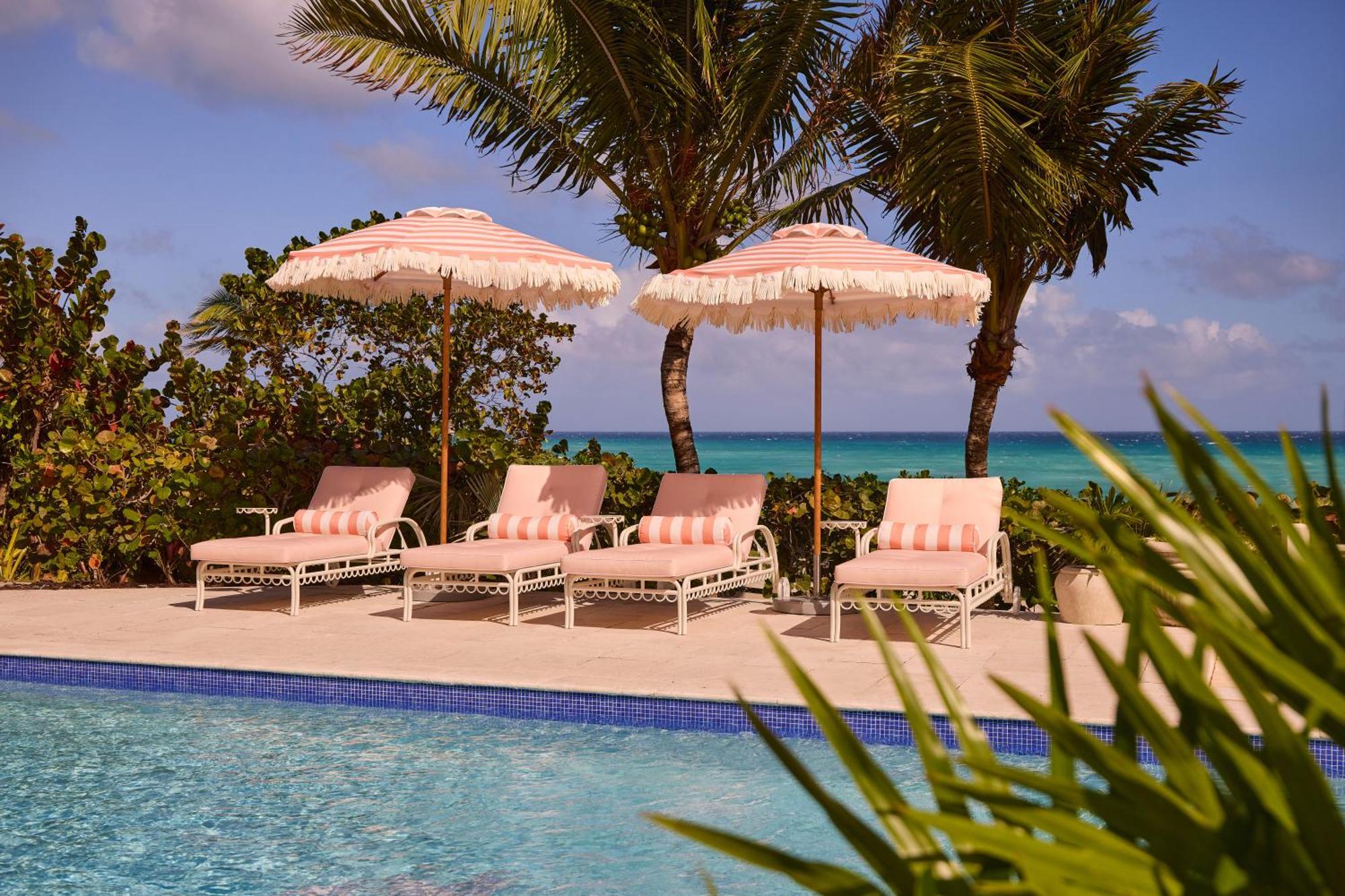 Coral Sands Hotel Dunmore Town Buitenkant foto