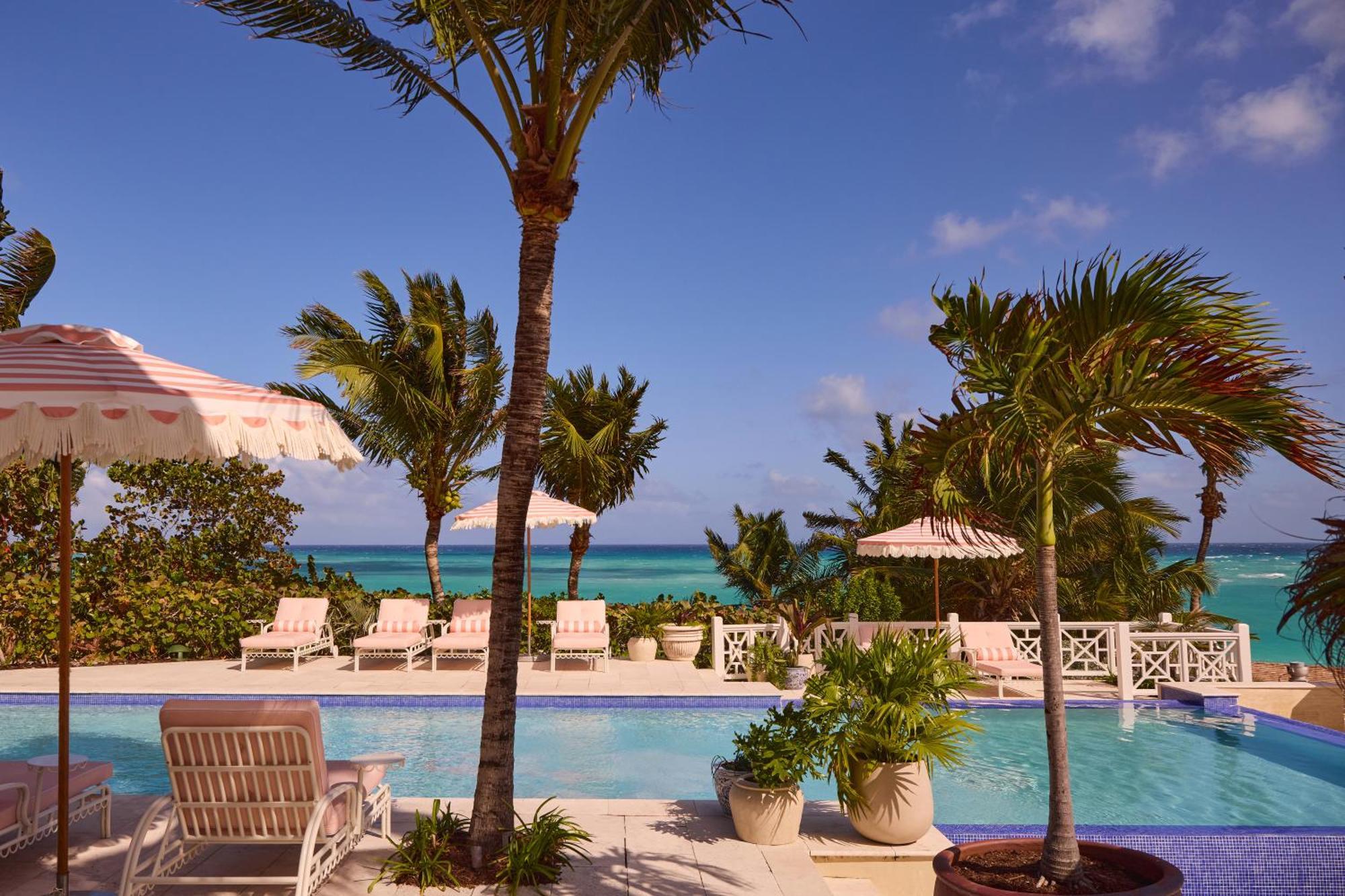 Coral Sands Hotel Dunmore Town Buitenkant foto