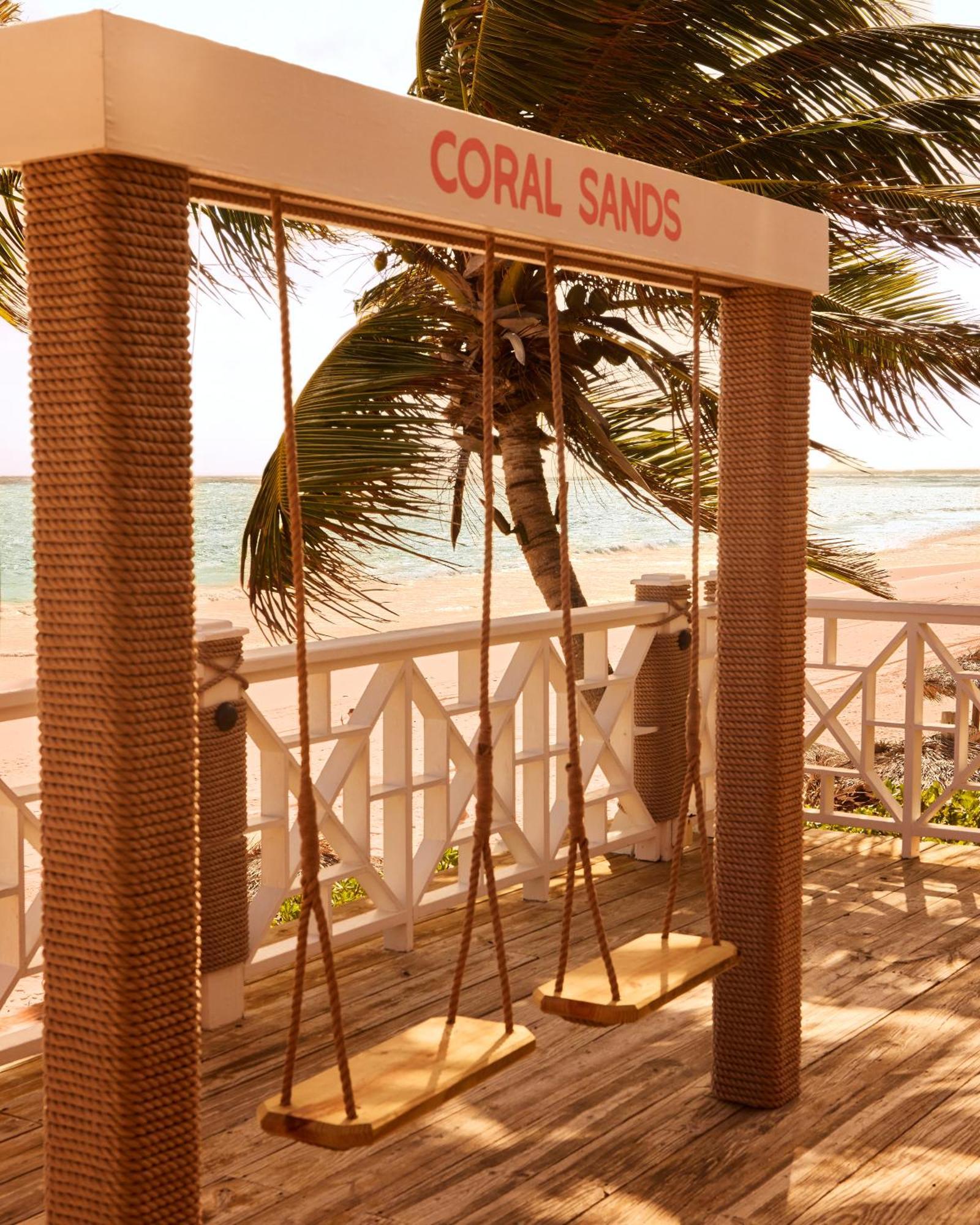 Coral Sands Hotel Dunmore Town Buitenkant foto