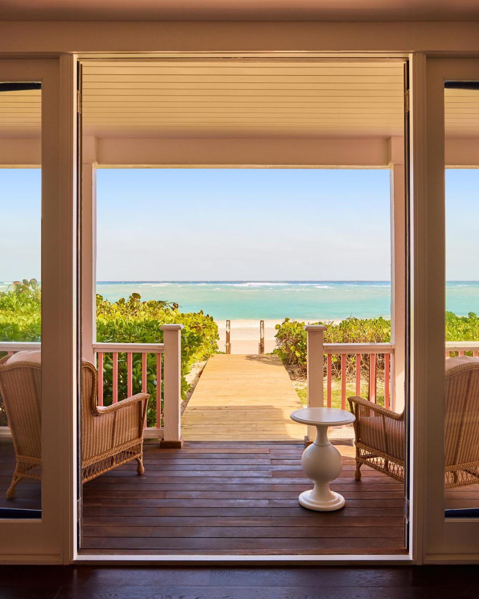 Coral Sands Hotel Dunmore Town Buitenkant foto