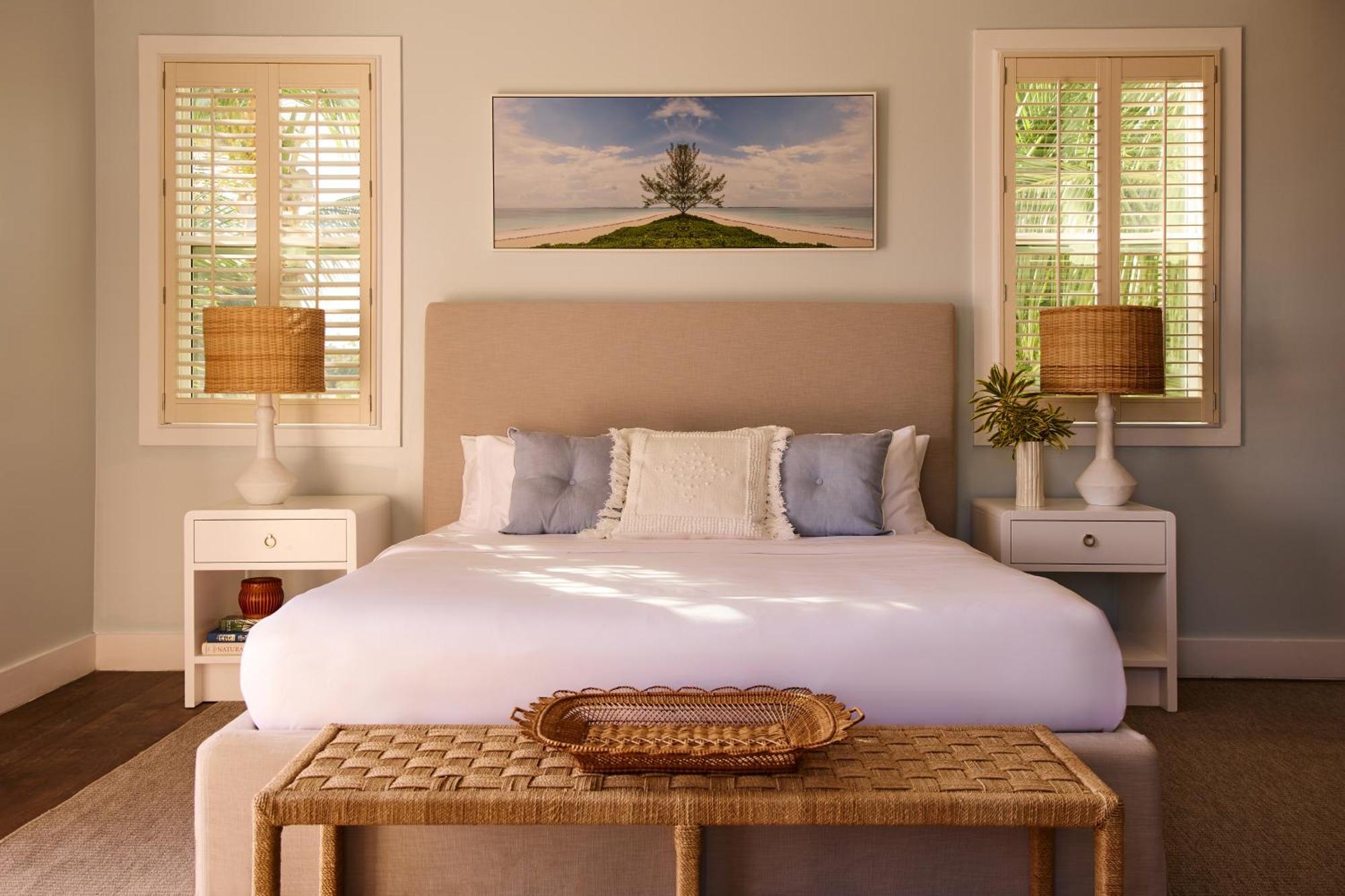 Coral Sands Hotel Dunmore Town Buitenkant foto